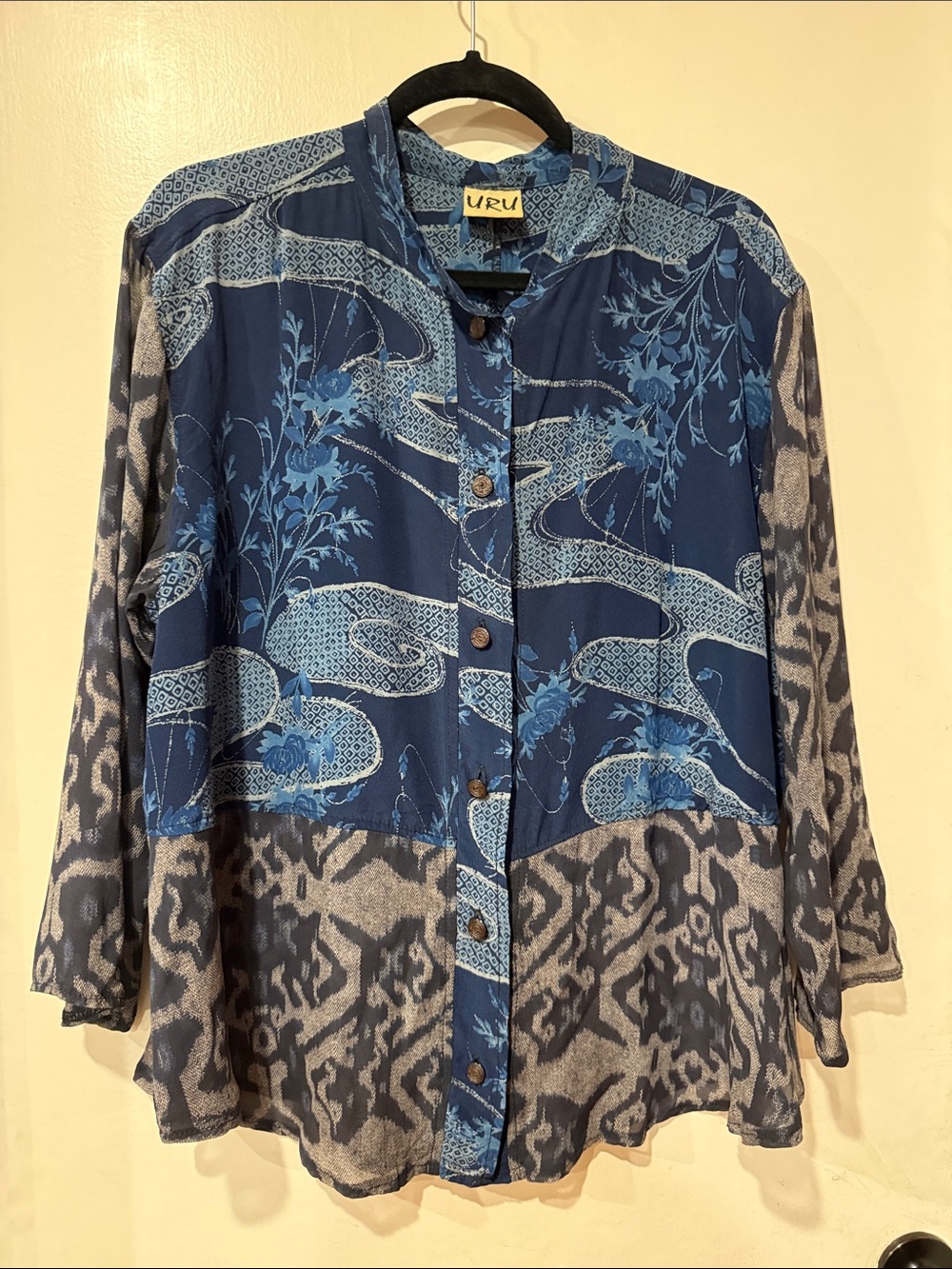 URU Blue Silk Patterned Button-Front Blouse : L/XL